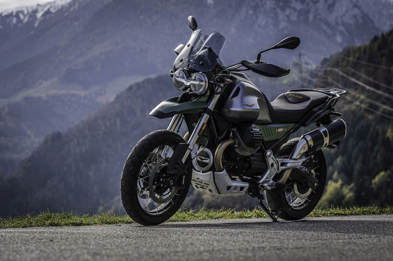 Moto Guzzi V85 TT VS Triumph Tiger 850 Sport: viaggia, guida, SOGNA